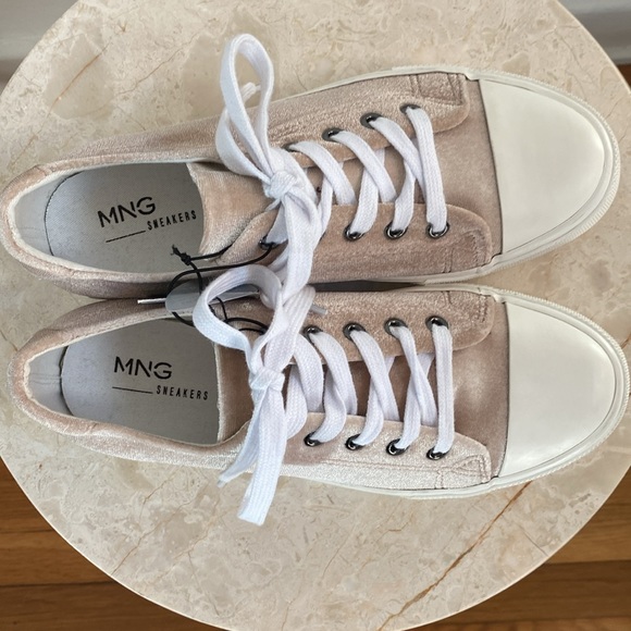 Mango Women’s Sneakers Beige Velvet US size 7.5 EUR 38 NWT - Picture 10 of 13